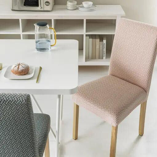 Stoelhoezen met stretch | Geef je oude stoelen direct een gloednieuwe uitstraling