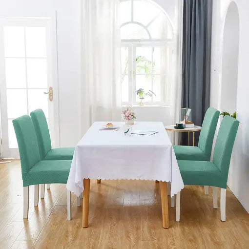 Stoelhoezen met stretch | Geef je oude stoelen direct een gloednieuwe uitstraling