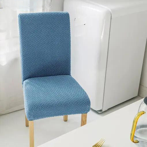 Stoelhoezen met stretch | Geef je oude stoelen direct een gloednieuwe uitstraling